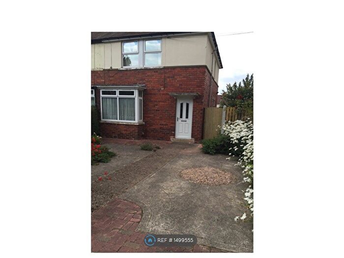 2 Bedroom End Of Terrace House To Rent In Alcuin Avenue, York, YO10