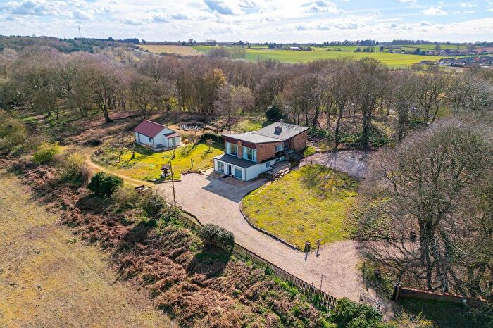 4 Bedroom Detached House For Sale In New Road, Bawburgh, NR9