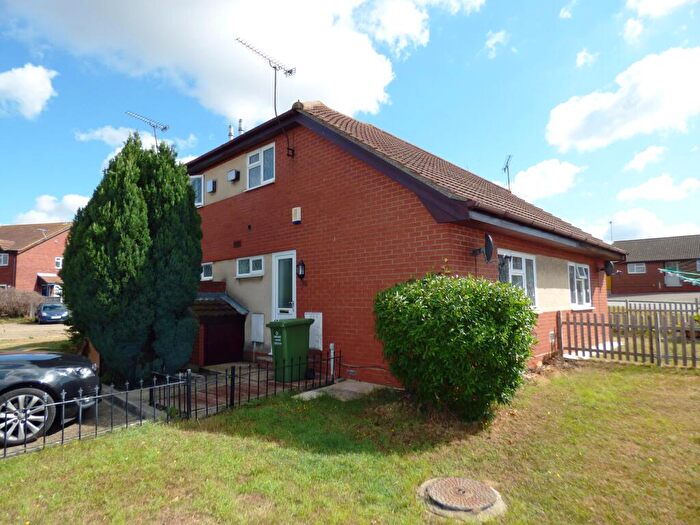 1 Bedroom House To Rent In Broad Oaks, Wickford, Essex, SS12