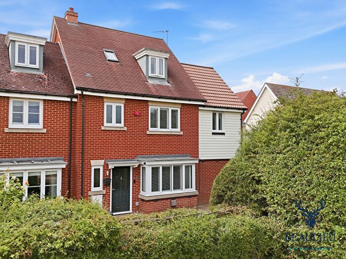 4 Bedroom End Of Terrace House For Sale In Ratcliffe Gate, Chelmsford, CM1