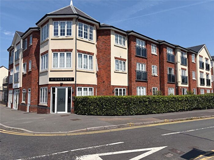 2 Bedroom Flat For Sale In High Road, Benfleet, Essex, SS7