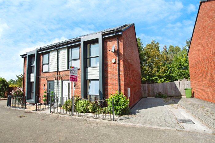 3 Bedroom Semi-Detached House For Sale In Padley Close, Nottingham, NG6