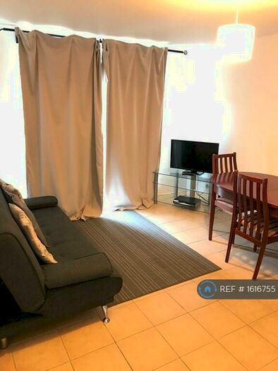 3 Bedroom Terraced House To Rent In Bostocke Close, Basildon, SS15