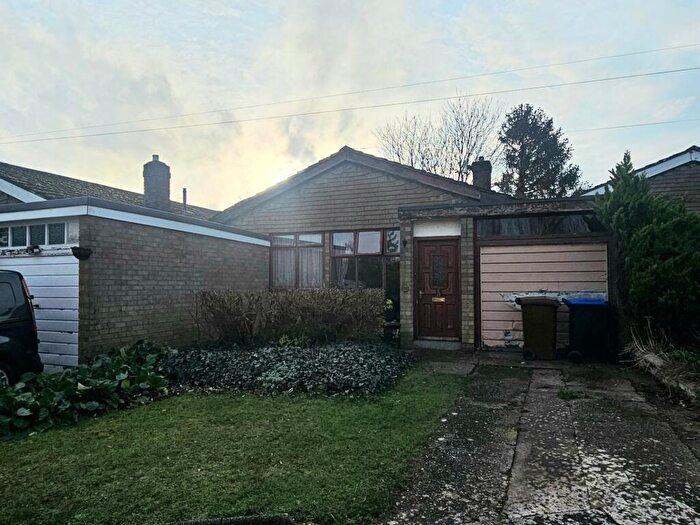 3 Bedroom Bungalow For Sale In Druids Way, Parklands, NN3