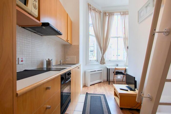 Studio To Rent In Penywern Road, London, SW5