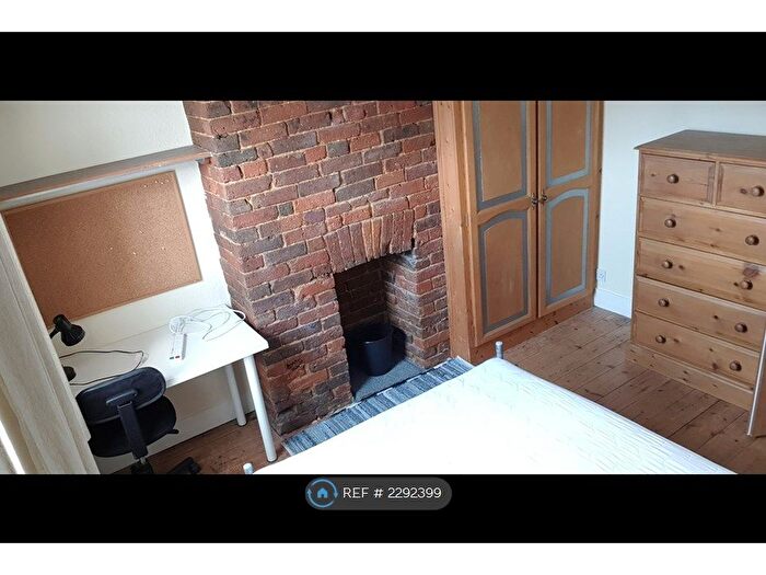 3 Bedroom Semi-Detached House To Rent In Ludlow Road, Guildford, GU2