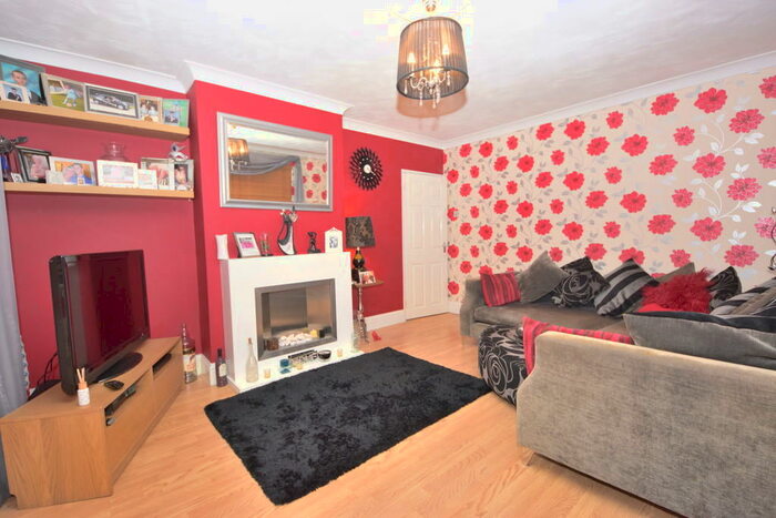2 Bedroom Flat To Rent In Highfield Road, Romford, RM5
