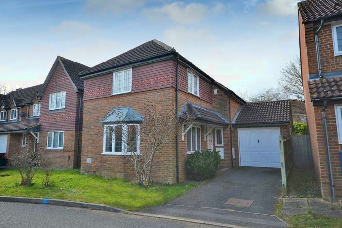 3 Bedroom Detached House To Rent In Cranwell Close, Shenley Brook End, Milton Keynes, Buckinghamshire, MK5