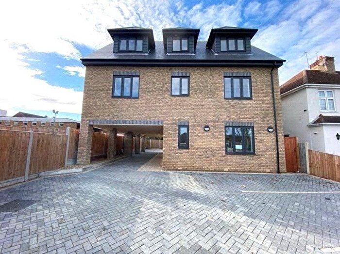 1 Bedroom Flat For Sale In Love Lane, Rayleigh, Essex, SS6