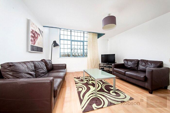 2 Bedroom Apartment To Rent In Kenilworth House, Fletcher Road, Greensfield, Gateshead, NE8