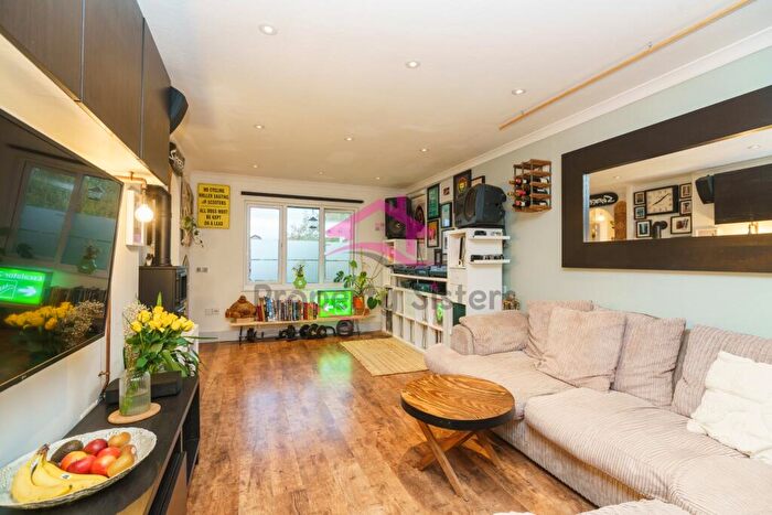 2 Bedroom Flat For Sale In Gatting Close, Pavilion Way, Edgware, HA8