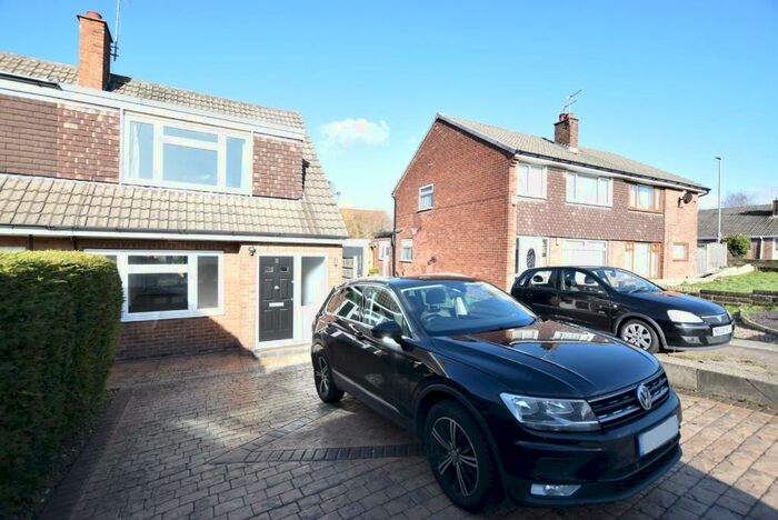 3 Bedroom Semi-Detached House To Rent In Hazelwood Avenue, Garforth, Leeds, LS25