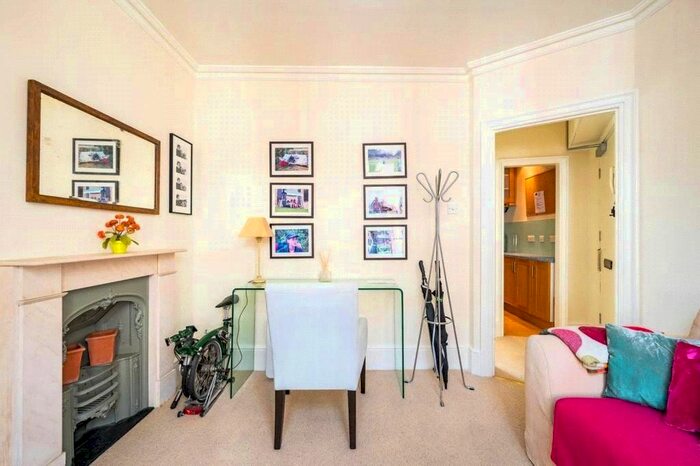1 Bedroom Flat To Rent In Garrick House, Carrington Street, London, W1J