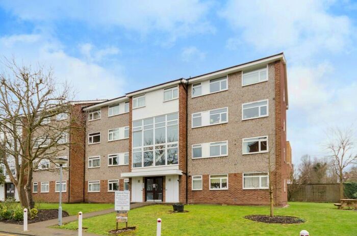 2 Bedroom Flat To Rent In St James Road, Sutton, SM1
