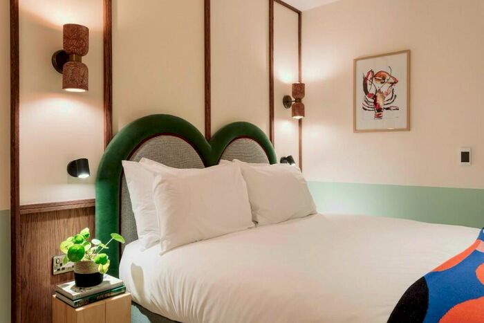 1 Bedroom Serviced Apartments To Rent In Queen Street, Belfast, County Antrim, Northern Ireland, BT1