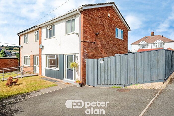 3 Bedroom Semi-Detached House For Sale In Caroline Road, New Inn, Pontypool, NP4