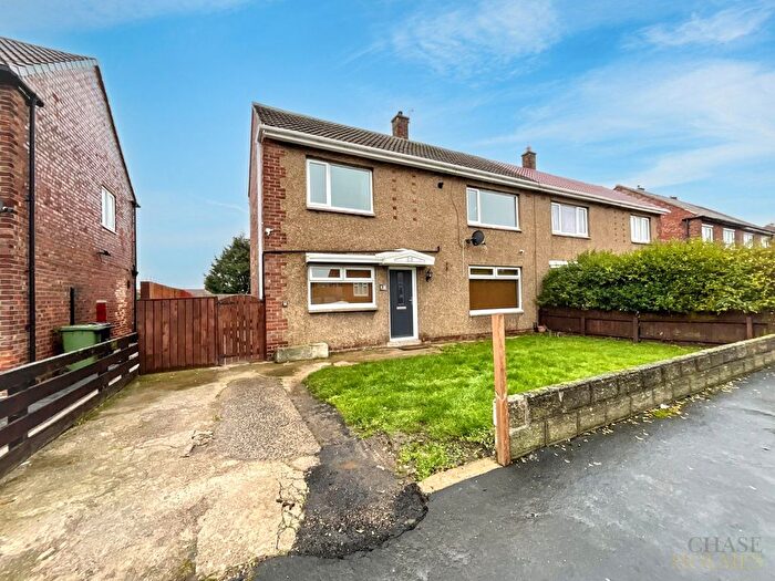 3 Bedroom Semi-Detached House For Sale In Thames Avenue, Jarrow, NE32
