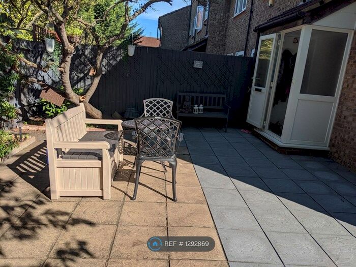 2 Bedroom End Of Terrace House To Rent In Hogarth Crescent, London, SW19