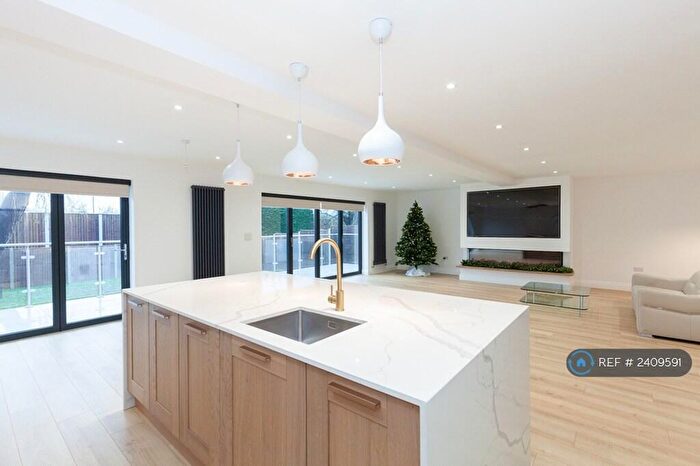 5 Bedroom Detached House To Rent In Lakeside, Oxford, OX2