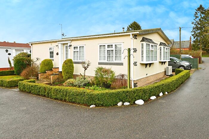 2 Bedroom Mobile/park Home For Sale In The Street, Marham, King's Lynn, PE33