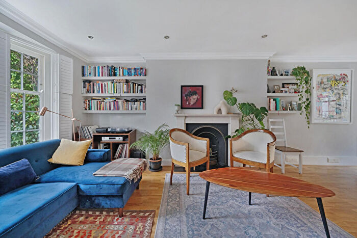 3 Bedroom House To Rent In John Spencer Square, Islington, N1