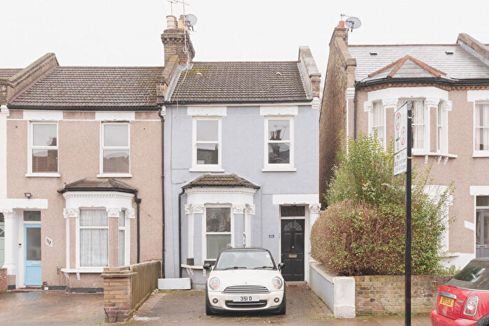2 Bedroom Flat For Sale In Dunstans Road, East Dulwich, SE22
