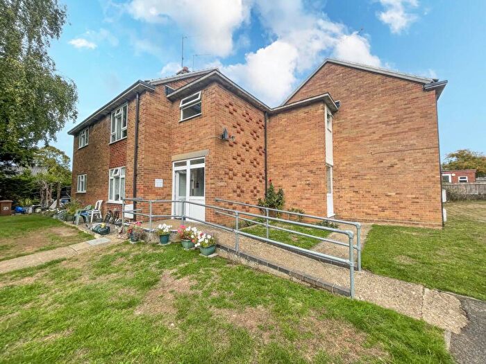 2 Bedroom Flat For Sale In Lancaster Close, Norfolk, NR21