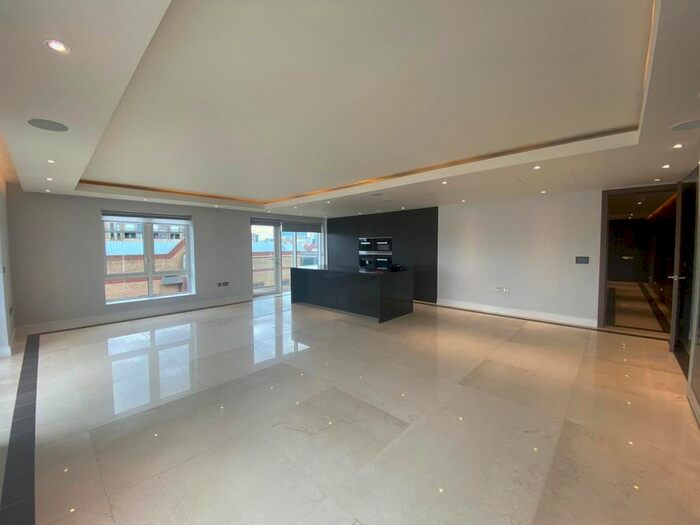 3 Bedroom Flat To Rent In Parr's Way, London, W6