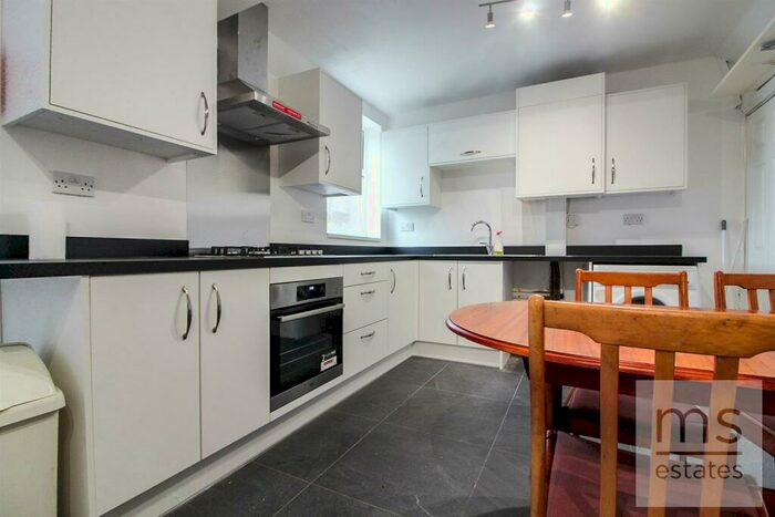 4 Bedroom Semi-Detached House To Rent In £pppw Welby Avenue, Lenton, Nottingham, NG7