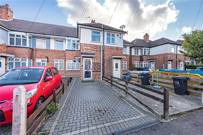 2 Bedroom Maisonette For Sale In Barnard Gardens, New Malden, KT3
