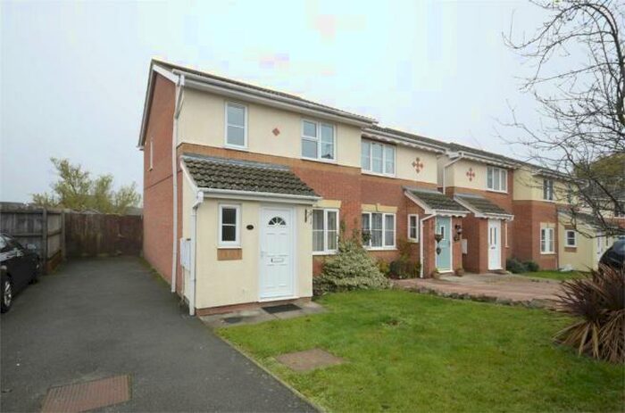 3 Bedroom Semi-Detached House To Rent In Irthlingborough, NN9