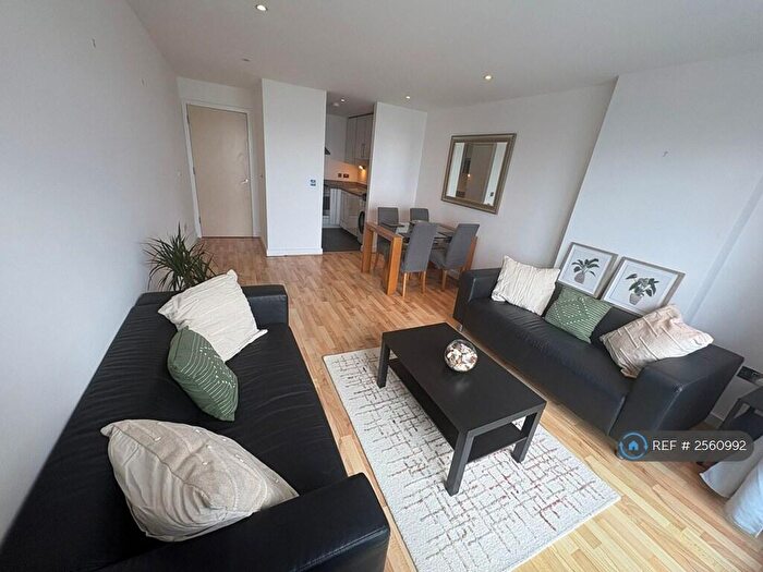 2 Bedroom Flat To Rent In Western Gateway, London, E16
