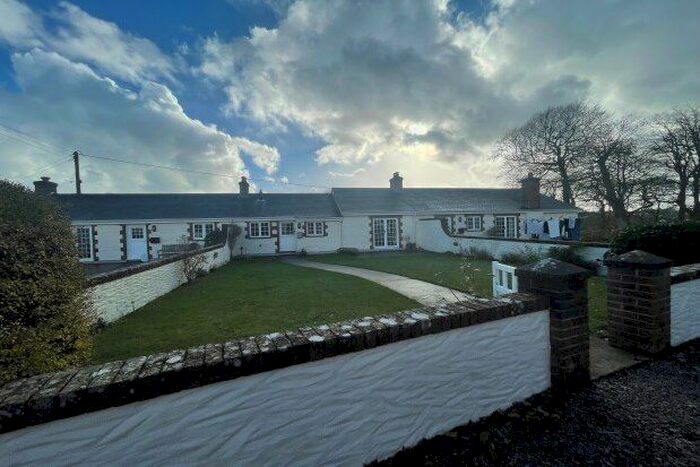 2 Bedroom Property To Rent In Veryan Green, Truro, TR2