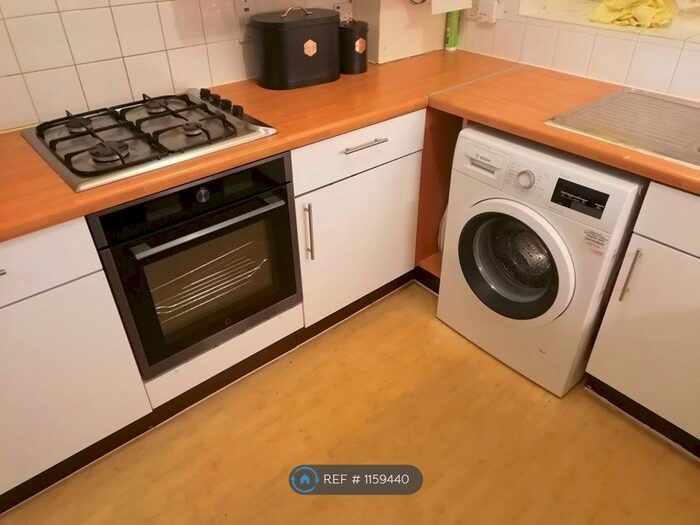 2 Bedroom Terraced House To Rent In Clayton Drive, London, SE8