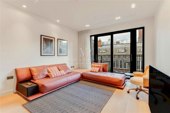 2 Bedroom Flat To Rent In Lincoln Square, Portugal Street, London, WC2A