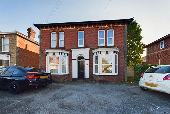 1 Bedroom Flat To Rent In Roberts Road, Shirley, Southampton, SO15