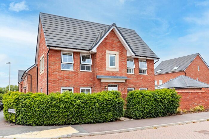 3 Bedroom Detached House For Sale In Dovecote Drive, Nuneaton, Warwickshire, CV10