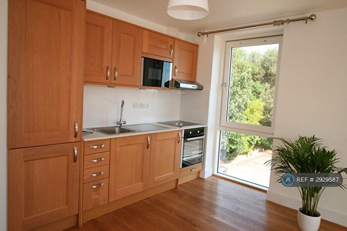 2 Bedroom Flat To Rent In St Stephen Martyr, Bournemouth, BH2
