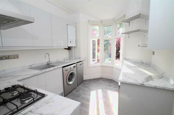 2 Bedroom Flat To Rent In Cranley Gardens, Palmers Green, London N13
