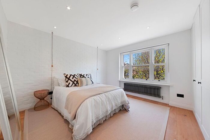 2 Bedroom Flat To Rent In Aldridge Road Villas, London, W11