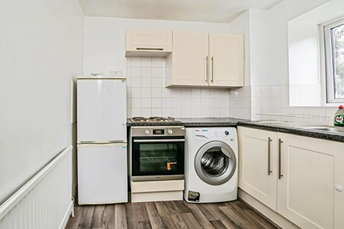 1 Bedroom Flat For Sale In Birdhurst Avenue, South Croydon, CR2