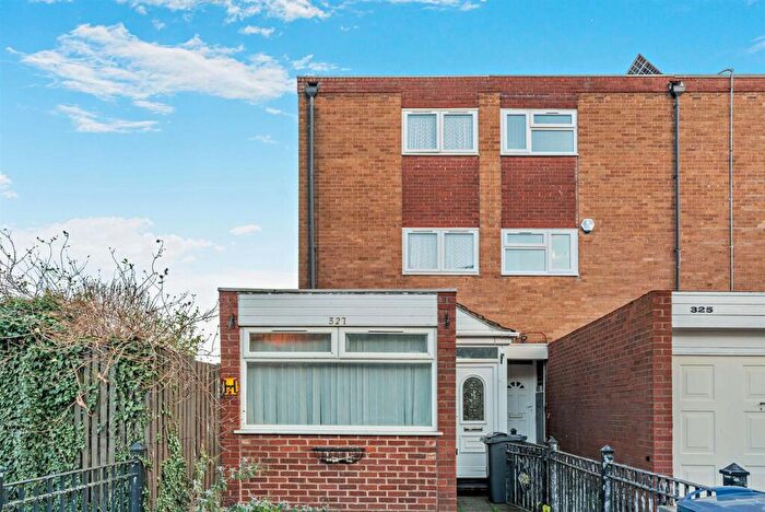 4 Bedroom End Of Terrace House For Sale In Hospital Street, Birmingham, B19