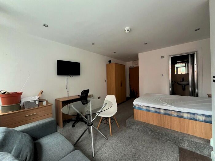 Studio To Rent In Bracken House, Charles Street, Manchester, Greater Manchester, M1
