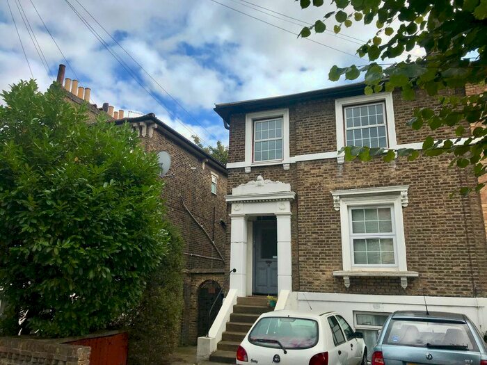 1 Bedroom Flat To Rent In Park Avenue, Ilford, IG1