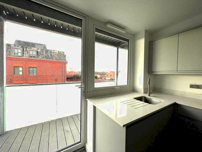 1 Bedroom Apartment To Rent In Farnham Road, Slough, SL1