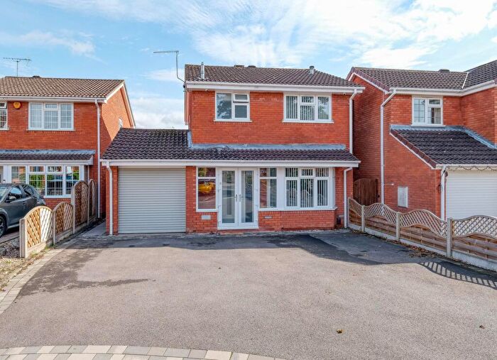 4 Bedroom Detached House For Sale In Keele Close, Redditch, B98