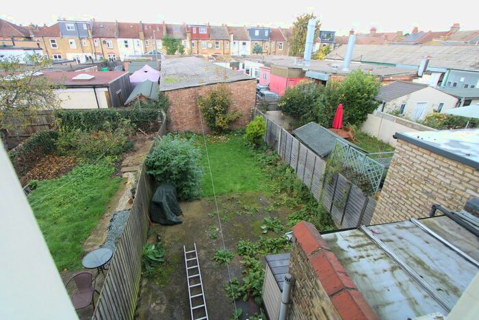 1 Bedroom Terraced House To Rent In Undine Street, Tooting, SW17