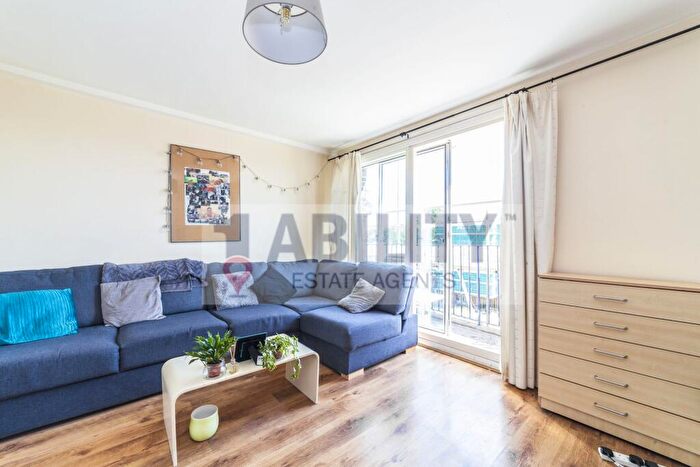 4 Bedroom Flat To Rent In Trappes House, SE16