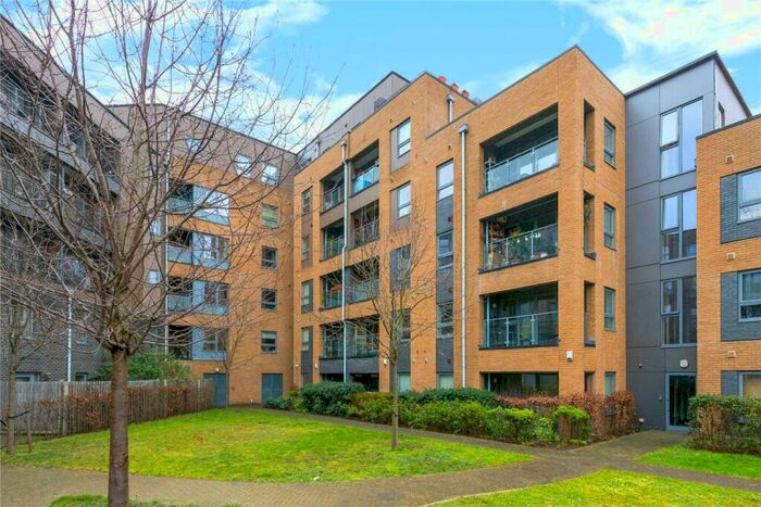 1 Bedroom Penthouse To Rent In Avonley Road, London, SE14
