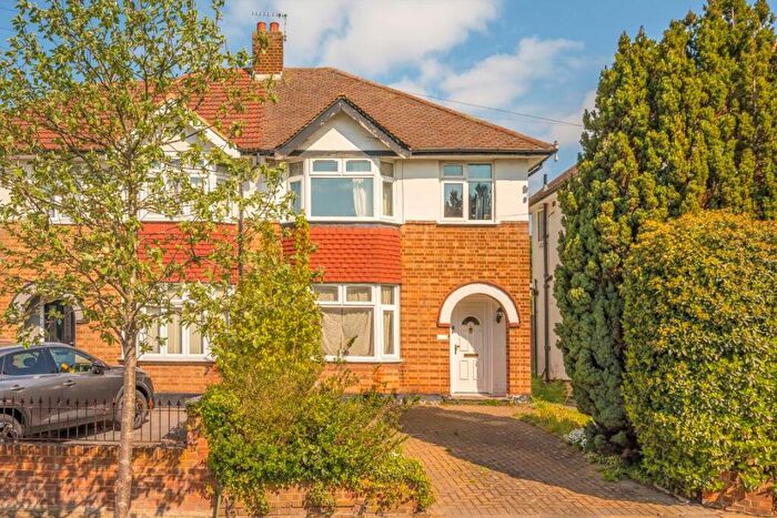 3 Bedroom Semi Detached House To Rent In Dumbreck Road, London, SE9